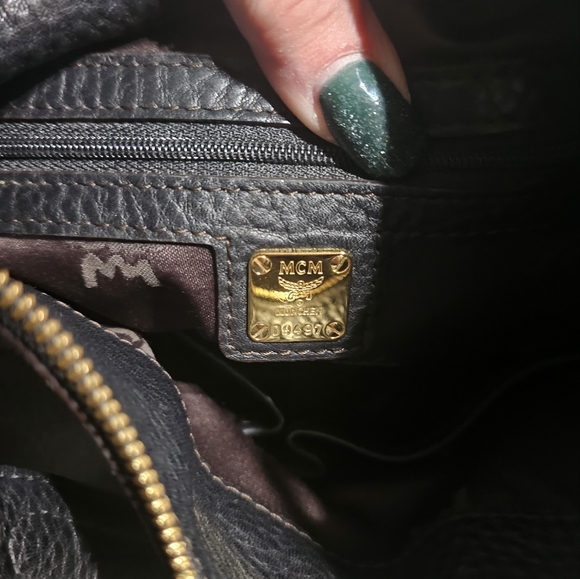 MCM black pebbled leather bag EUC. - Picture 7 of 9